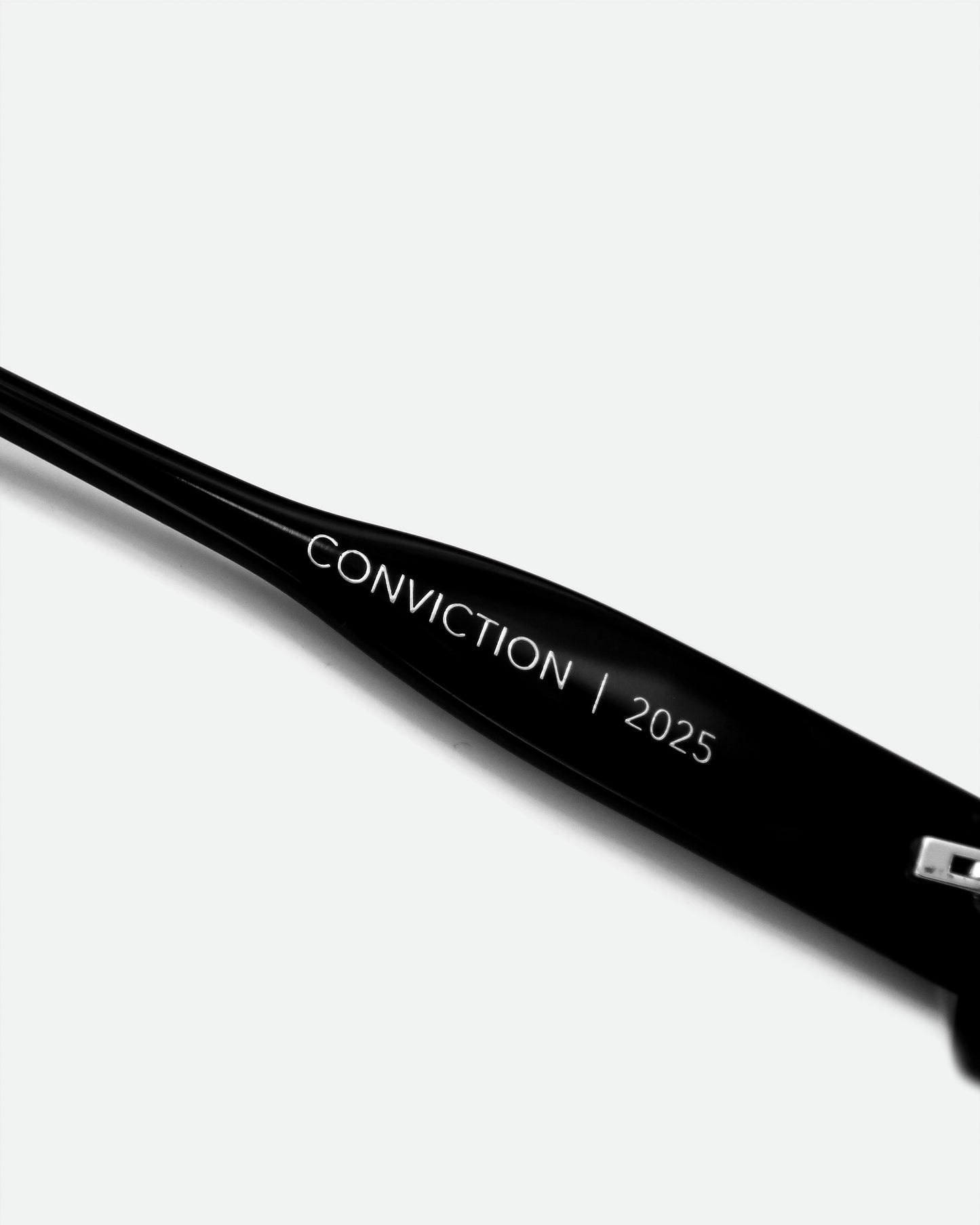 CONVICTION SUNGLASSES SILVER