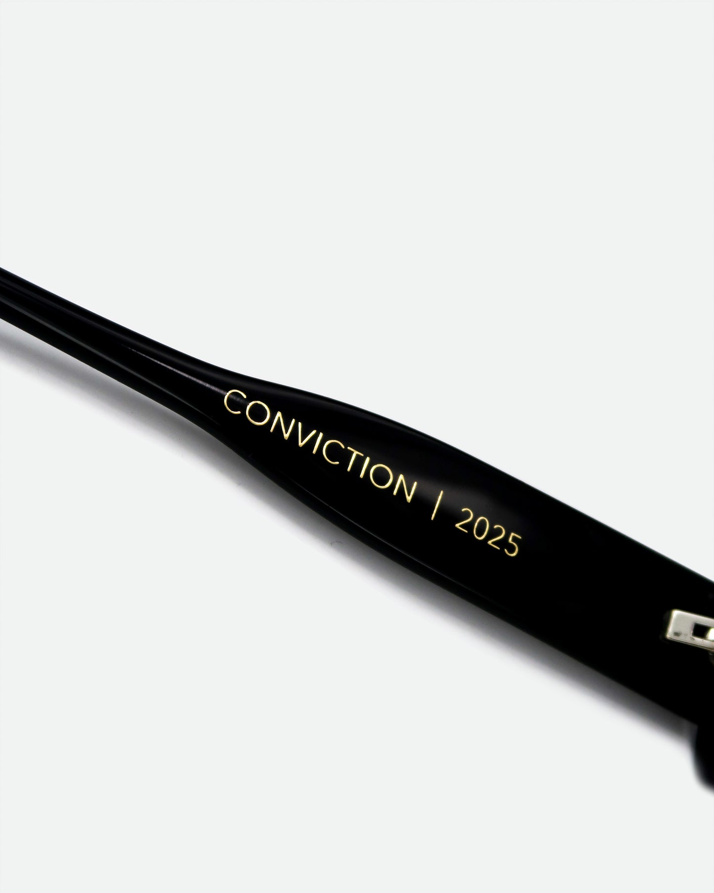 CONVICTION SUNGLASSES GOLD