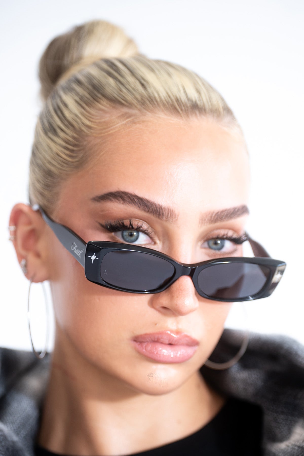 CONVICTION SUNGLASSES SILVER